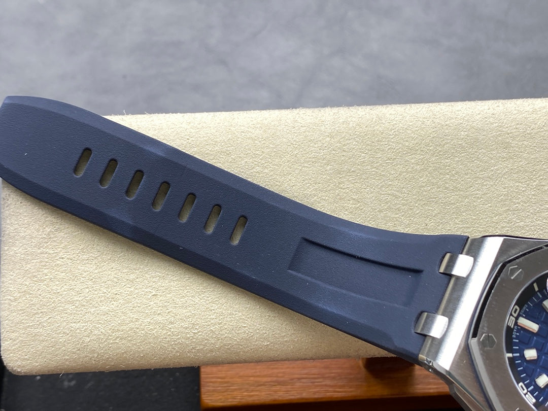 APS Audemars Piguet 15720st is equipped with a new custom all-in-one machine cal.4308 movement 42mm