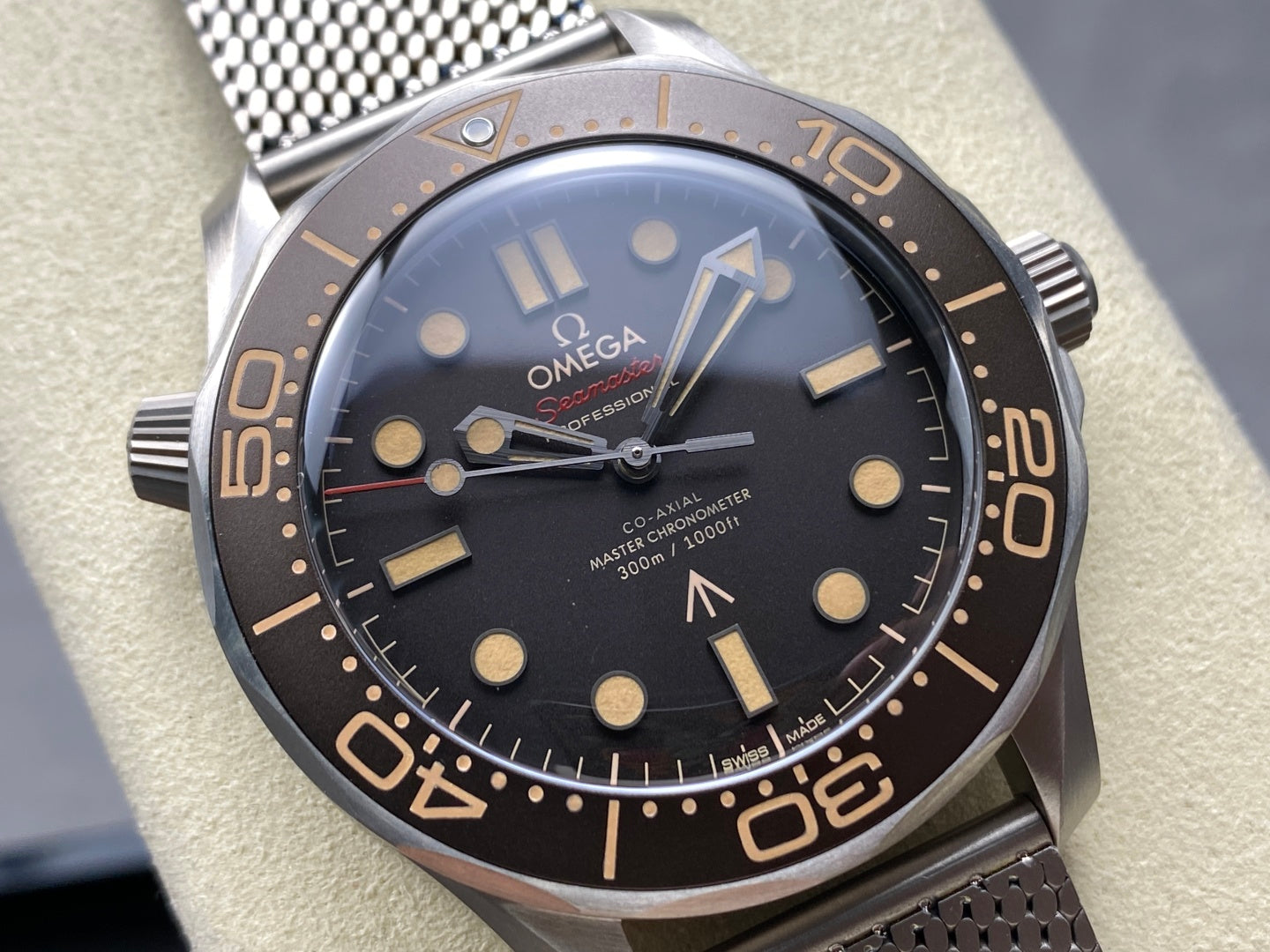 VS factory year-end blockbuster! V3 version Omega has no time to die titanium 007 upgraded with a brand new titanium mesh belt weighing only 37.3 grams