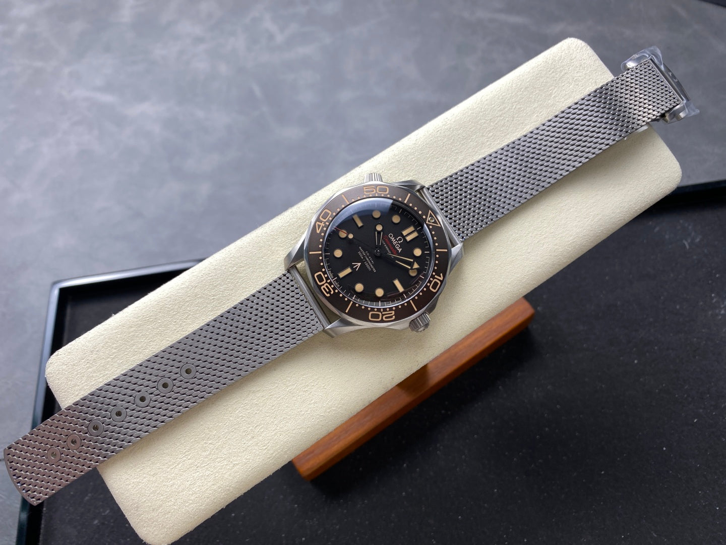 VS factory year-end blockbuster! V3 version Omega has no time to die titanium 007 upgraded with a brand new titanium mesh belt weighing only 37.3 grams