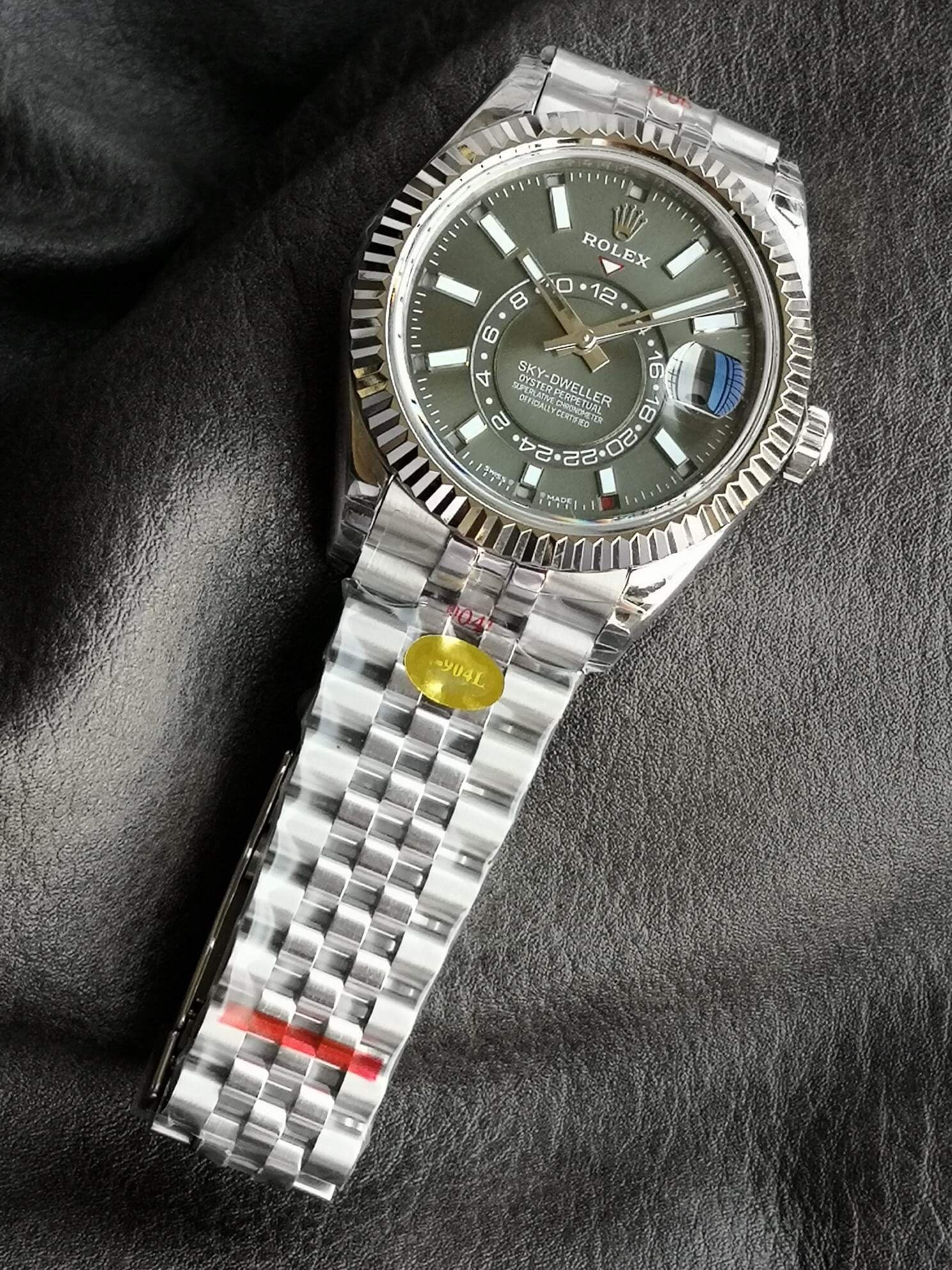Rolex  Sky-dweller