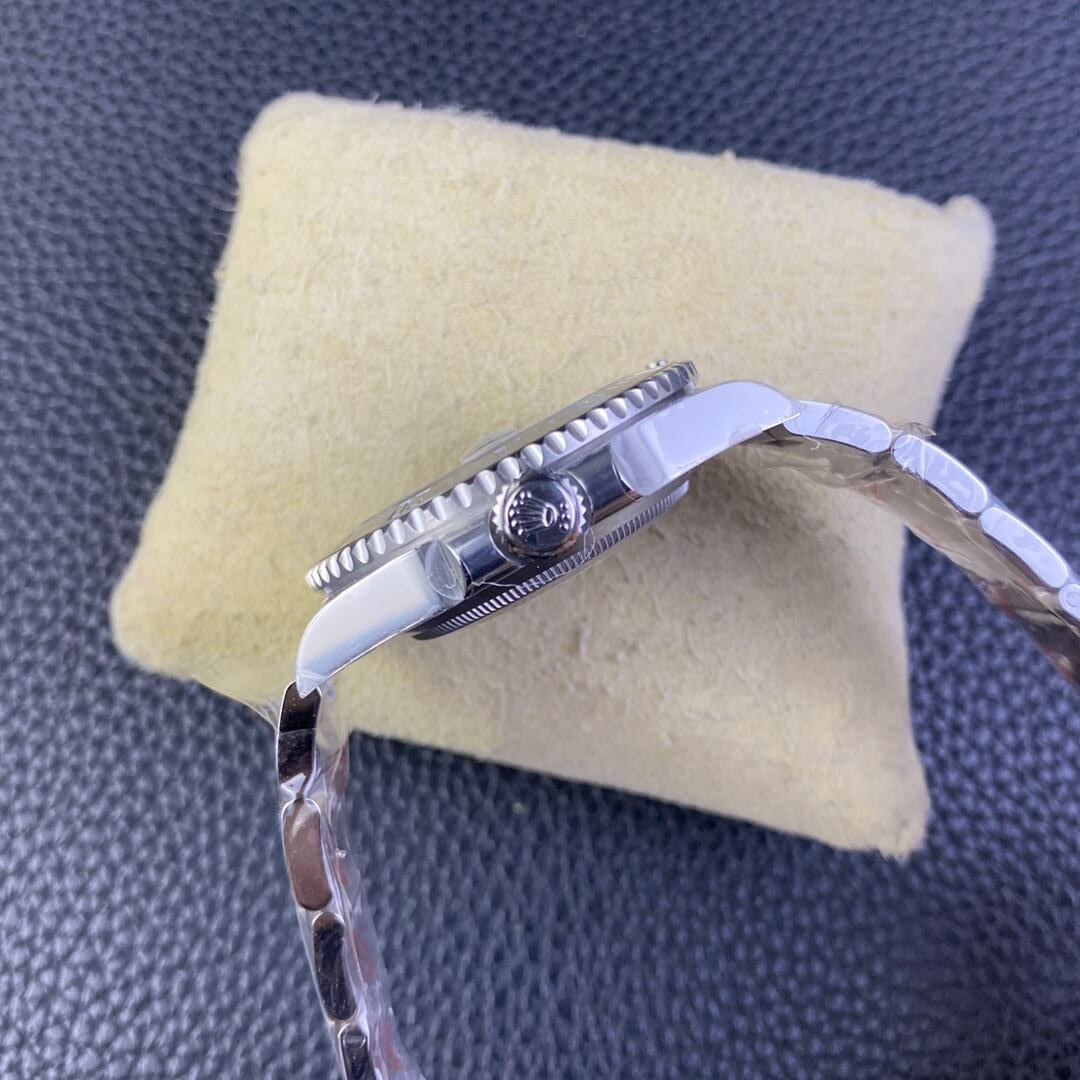 Rolex  Submariner