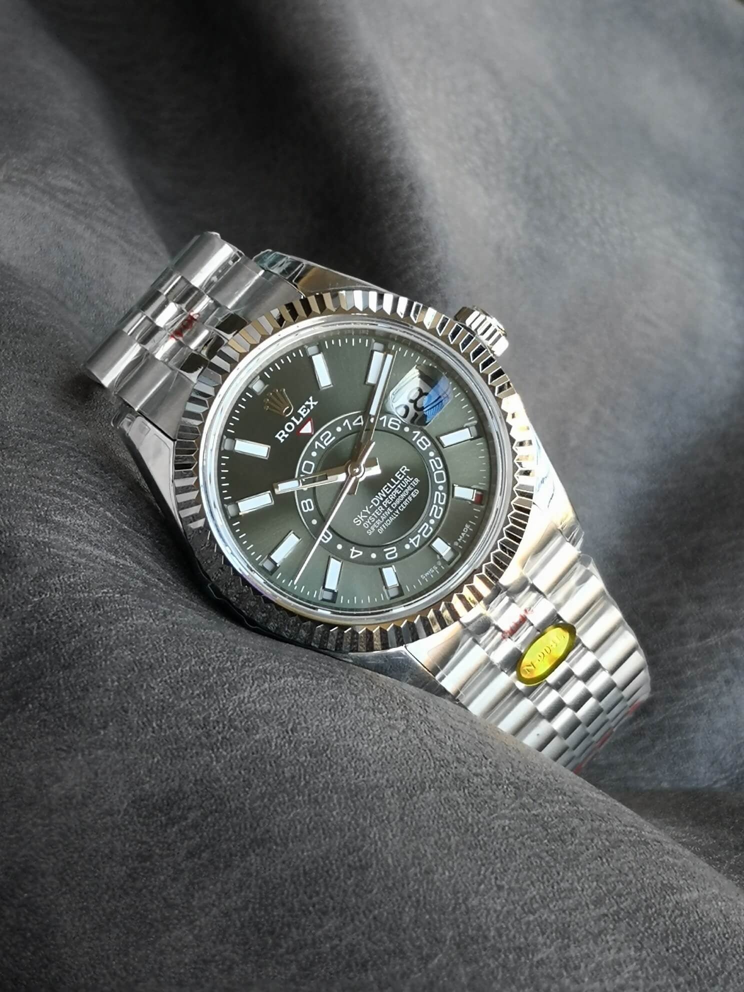 Rolex  Sky-dweller