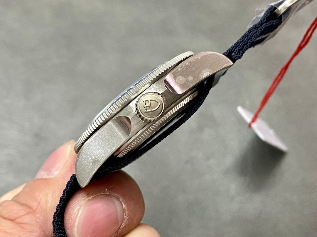 M+Factory, Tudor Leading Submarine FXD [M+factory] Features Blue -42mm