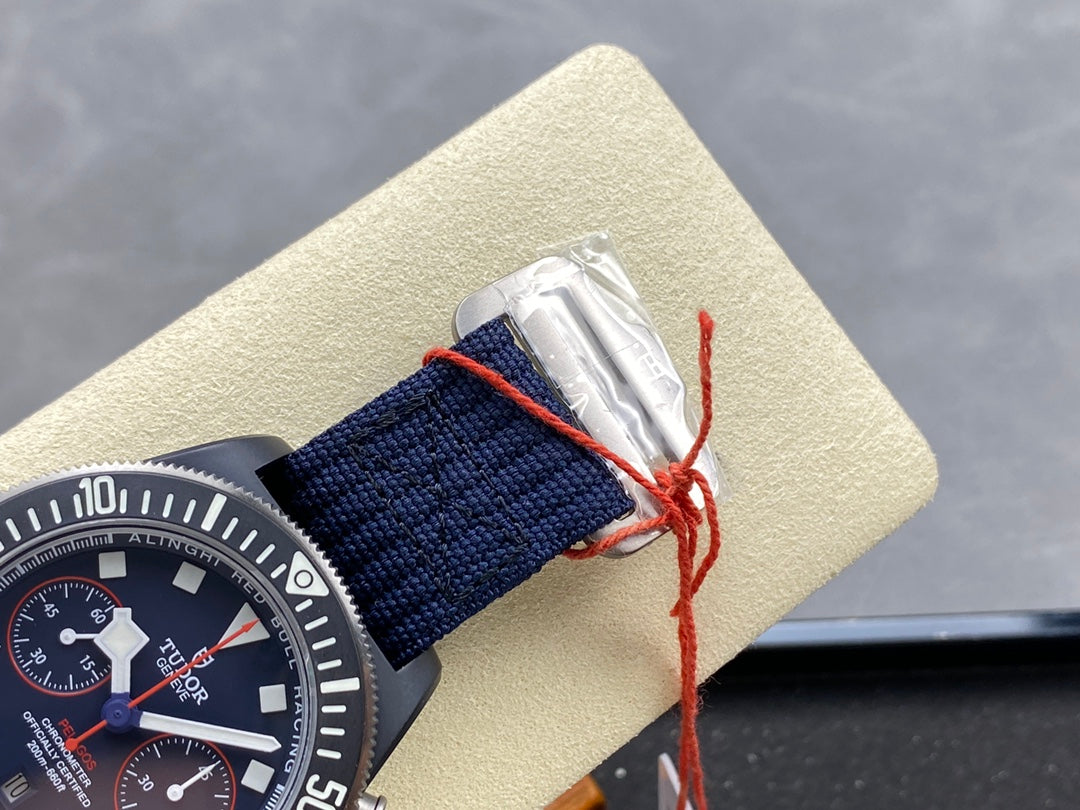 The TUDOR Red Bull Chrono FXD watch from Emperor is about to reach its perfect limit with a size of 43mm