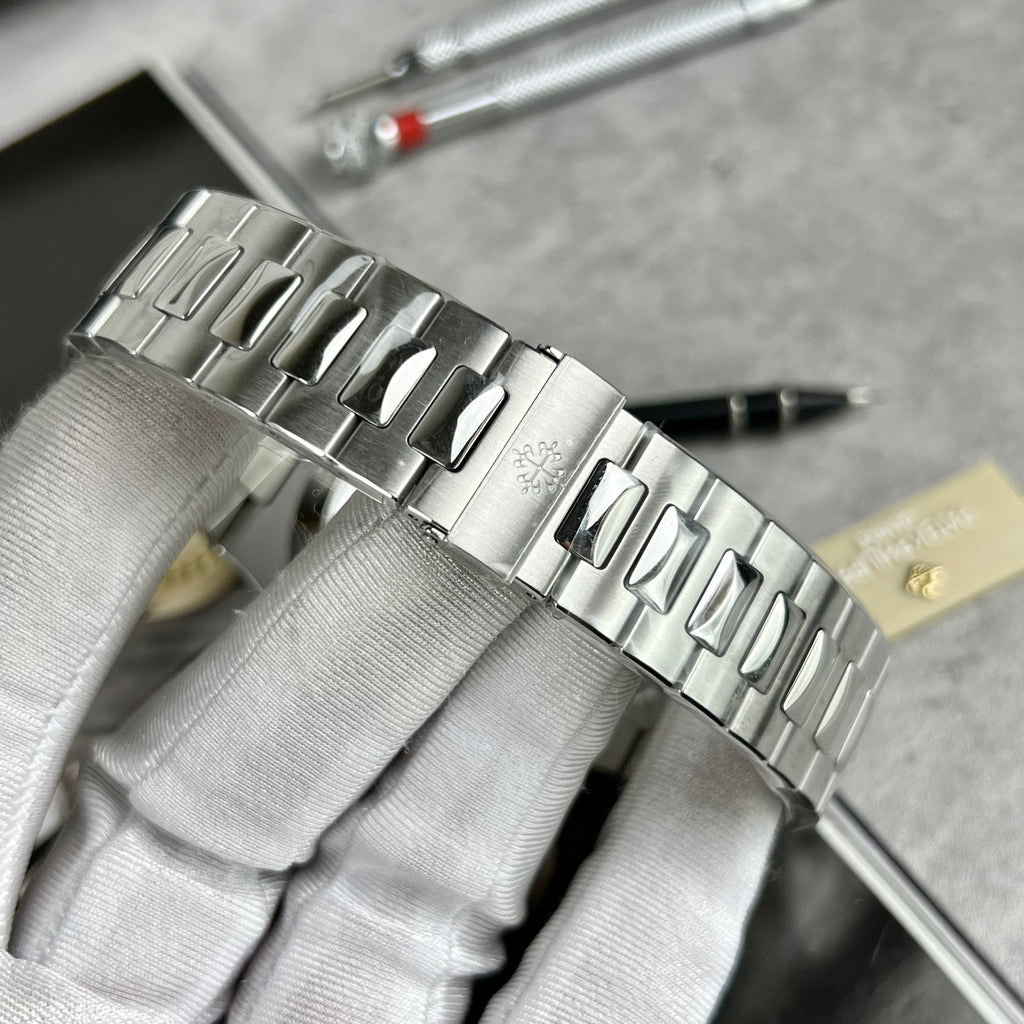 Patek Philippe Nautilus 5726/1A-014 V2 1:1 Best Edition Blue Dial